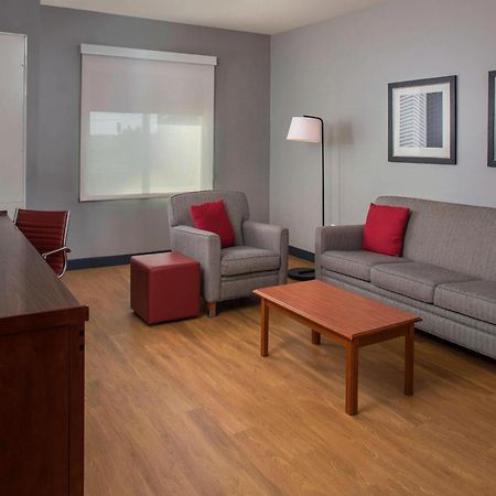 Four Points By Sheraton Houston Hobby Airport Exterior photo