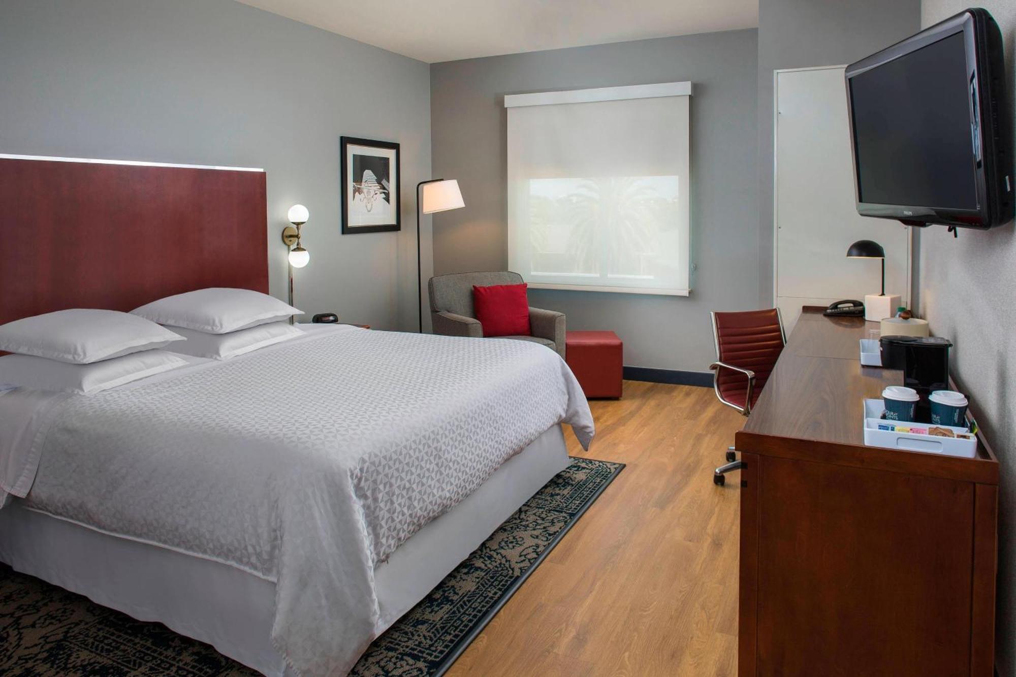 Four Points By Sheraton Houston Hobby Airport Exterior photo